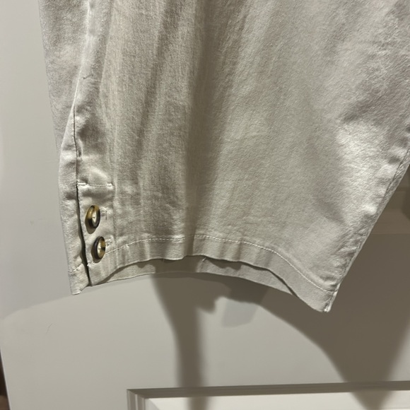 NWOT Croft & Barrow Pull On Capris 2 button detail@hem w/pockets size 3X cream - Picture 3 of 9
